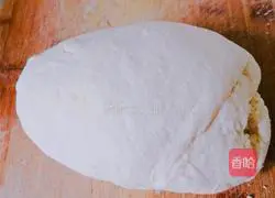 Illustration of how to make zucchini pie 1