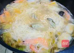 Illustration of how to make shrimp and fish noodles 5