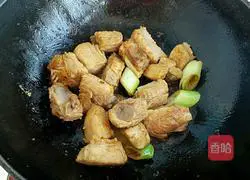 Illustration of how to make pork ribs and lotus root soup 6