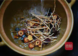 Illustration of how to make Osmanthus and Sour Plum Soup 2