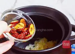 Illustration of how to make Tremella and Apple Soup 5