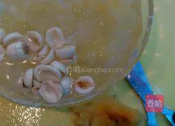 Illustration of Tremella Lotus Seed Soup 5