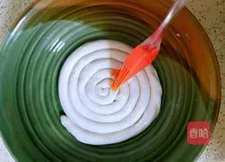 Illustration of how to draw strips on the plate 16