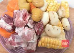 Carrot, Corn and Spare Ribs Soup Illustration 1