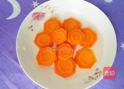 Illustration of how to make carrot and watermelon milkshake 4