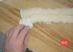 Illustration of hand-rolled pork shredded noodles 5