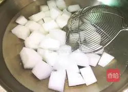 Illustration of how to make radish stewed mutton 11