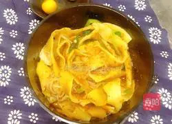 Illustration of cooking noodles with oil 29