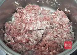 Illustration of how to make beef tomato sauce pasta 3