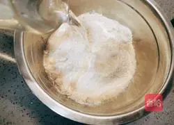  Illustration of how to make water-glossy white steamed buns 2