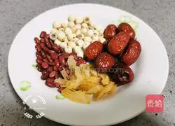 Lotus seed, lily and red bean soup recipe 1