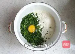 Illustration of how to make leek noodles 5