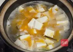 Illustration of how to make tofu and shrimp soup 10