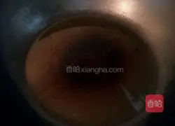 Illustration of how to make braised crucian carp soup 5