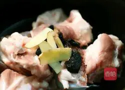 Recipe for Rehmannia Winter Melon and Pork Bone Soup 4