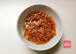 Illustration of how to make mussel, cordyceps and kelp bone soup 4