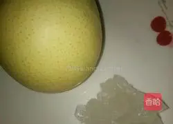 Illustration of how to make rock sugar, snow pear, red dates, wolfberry, wolfberry and fungus soup 3