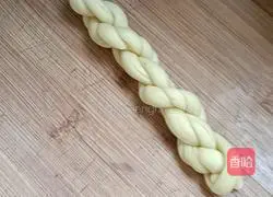 Illustration of how to make fried twists 5