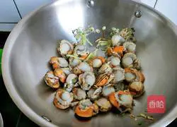 Illustration of how to make scallop and tofu soup 4