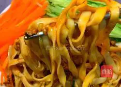  Illustration of the home version of fried noodles 11