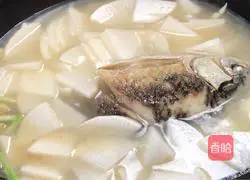 Illustration of how to make white radish and crucian carp soup 10