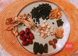 Illustration of how to make Ejiaonan Zaohong Lotus Seed Huangjing Soup 1