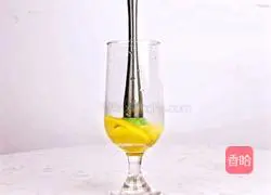 Illustration of how to make fresh orange fruit coffee 3