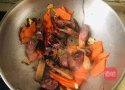 Illustration of Braised Cured Duck with Cabbage and Vermicelli 6