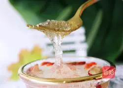 Illustration of how to stew snow swallow with red dates and wolfberry 7