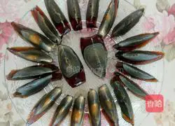 Illustration of how to make double pepper preserved eggs 4