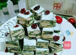 Illustration of how to make green sauce snowflake cake 13