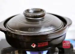 Illustration of how to make abalone ribs and stewed potatoes 14