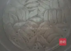 Illustration of how to make steamed dumplings with meat and cabbage 9