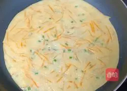 Illustration of how to make carrot and egg pancakes 14