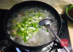 Illustration of how to make vermicelli mutton soup 7