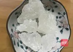 Illustration of how to make red dates, white fungus and lotus seed soup 8