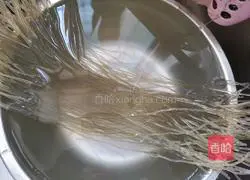 Illustration of how to make stir-fried vermicelli with leeks and eggs 2