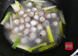 Illustration of how to make fresh white clam soup 5