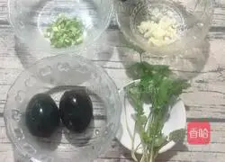 Illustration of how to make cold preserved eggs 1