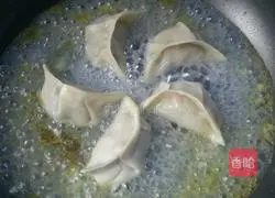 Illustration of how to make ice flower fried dumplings 7