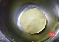 Illustration of how to make large dough cookies 6