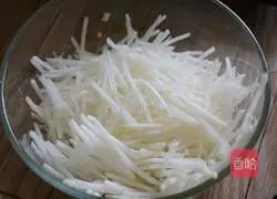 Illustration of how to make fried radish balls 1