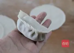 Illustration of how to make steamed noodles with beef and radish dumplings 7