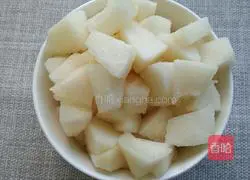 Illustration of how to make peach gum stewed with white fungus 5