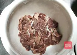 Illustration of how to make radish lean meat soup 4