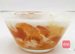 Illustration of the entry-level dessert peach gum stewed with white fungus 5