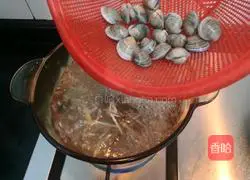 Fresh Clam and Winter Melon Soup Illustration 12