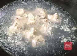 Soybean and Bitter Melon Pork Ribs Soup Recipe Illustration 2