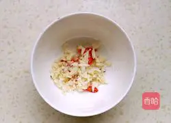 Illustration of how to mix cucumber with vermicelli 4