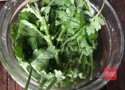 How to make mugwort leaf tofu soup Illustration 1